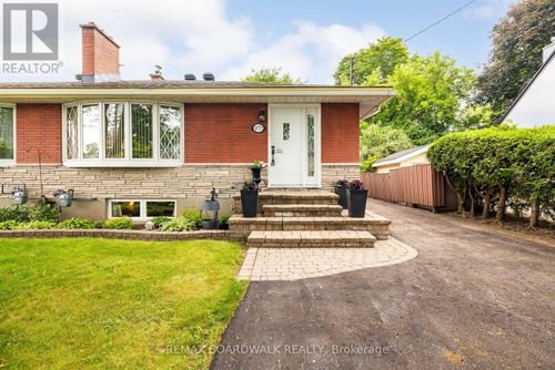 477 Edgeworth Ave, Ottawa, ON, K2B5L2 | Card Image