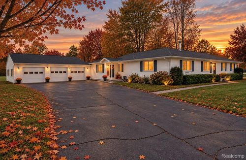 1553 Meisner Rd, East China, MI, 48054-4143 | Card Image