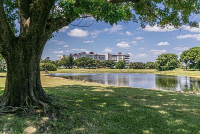 5C - 6901 Environ Blvd, Condo with 2 bedrooms, 2 bathrooms and null parking in Lauderhill FL | Image 1