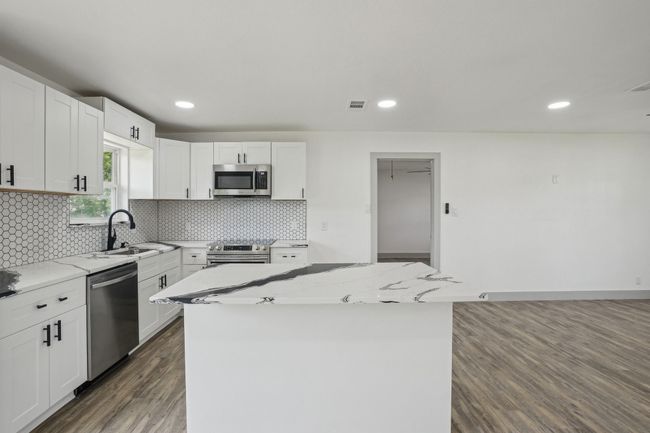 112 Gordon Dr, House other with 4 bedrooms, 2 bathrooms and null parking in Azle TX | Image 9