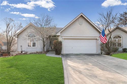 8604 N Liston Ave, Kansas City, MO, 64154-3757 | Card Image