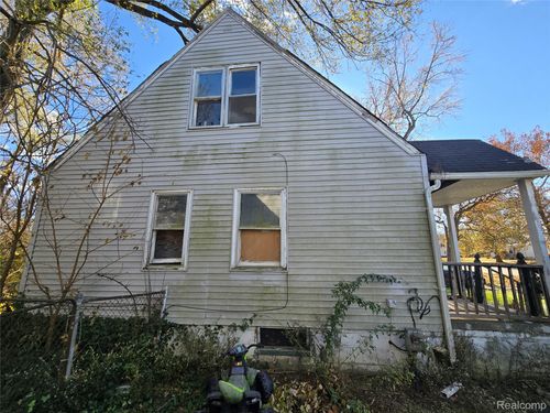 9634 Evergreen Ave, Detroit, MI, 48228-5800 | Card Image
