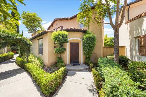 102 Chantilly, Irvine, CA, 92620-2862 | Card Image