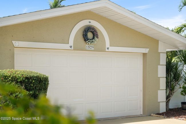 2-car garage | Image 5