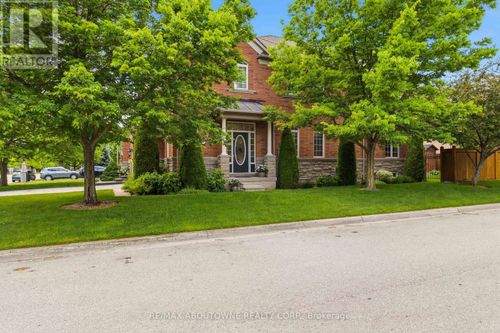 240 Duskywing Way, Oakville (BR Bronte), ON, L6L6X5 | Card Image