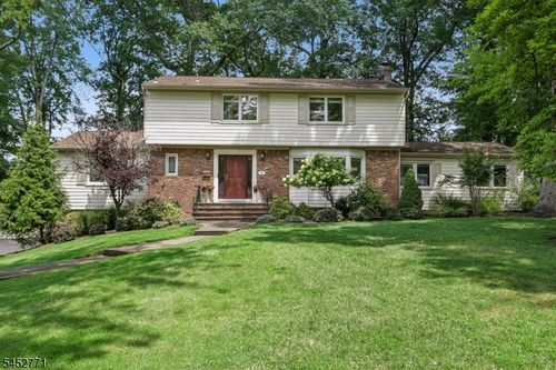 9 Burlington Rd, Livingston, NJ, 07039-1819 | Card Image