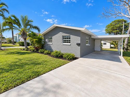 1735 New Hampshire Ave Ne, St Petersburg, FL, 33703 | Card Image