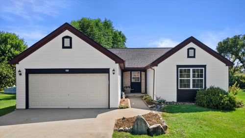 205 Shore Cir, Oconomowoc, WI, 53066-5839 | Card Image