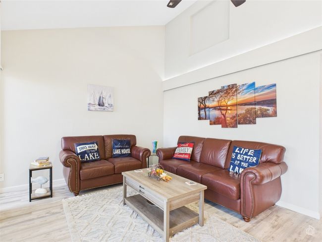 Cozy living area. | Image 11