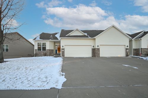 3023 Stone Creek Ct, Marion, IA, 52302-6299 | Card Image