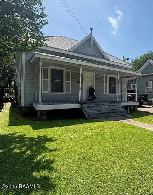 702 Evangeline Trwy, Lafayette, LA, 70501-4310 | Card Image