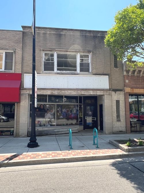 4929 Oakton St, Skokie, IL, 60077-2903 | Card Image