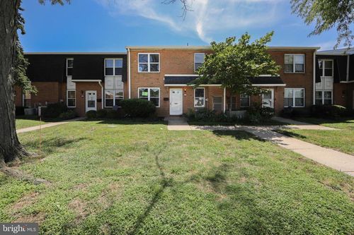 2040 Harbour Dr, PALMYRA, NJ, 08065-1118 | Card Image