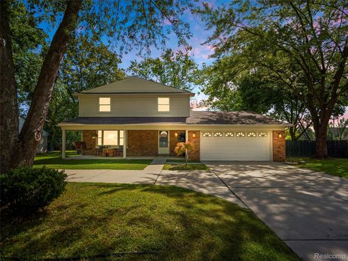 29357 Geraldine Ct, Farmington Hills, MI, 48336-2103 | Card Image