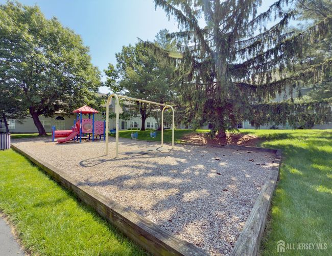 67 Nova Dr, Townhouse with 2 bedrooms, 3 bathrooms and null parking in Piscataway NJ | Image 18