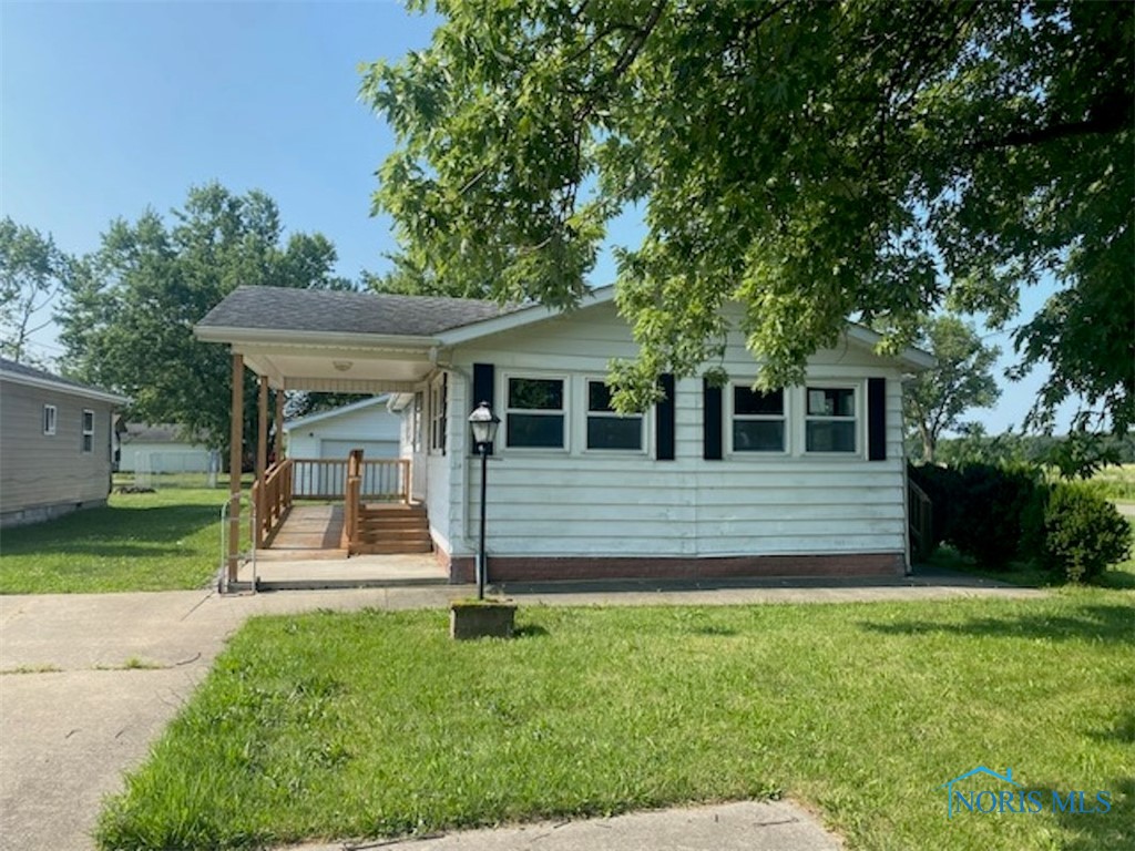 Elizabeth St, Defiance, OH 43512