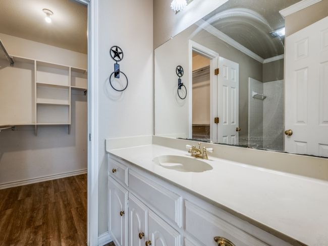 Full bath attached to primary bedroom | Image 17
