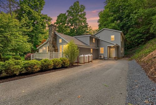 32 Eunice Williams Dr, Greenfield, MA, 01301-9719 | Card Image
