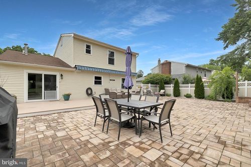 505 Buxton Rd, Toms River, NJ, 08755-3267 | Card Image