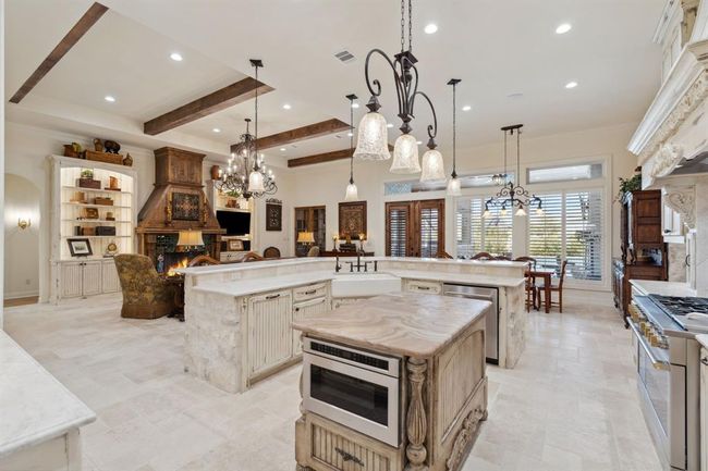 Beautiful open living spaces! Great for entertaining! | Image 11
