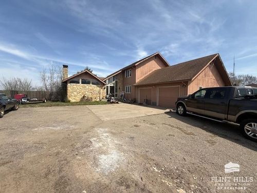 6803 Old Milford Rd, Milford, KS, 66514-9329 | Card Image