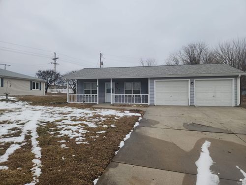 325 Shetland Cir, Ogden, KS, 66517-4036 | Card Image