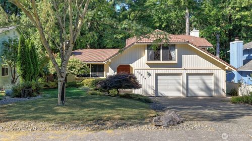 15734 Se 166th Pl, Renton, WA, 98058-8256 | Card Image