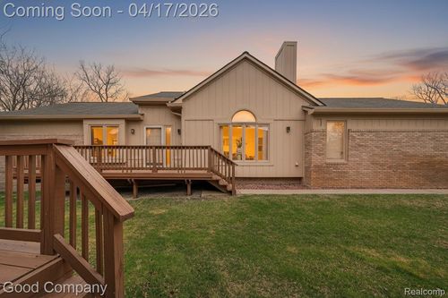 21650 River Ridge Trl, Farmington Hills, MI, 48335-4621 | Card Image