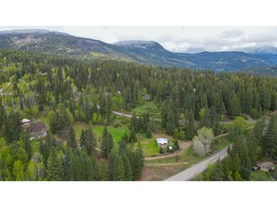 4092 Bonnington Rd, House other with 3 bedrooms, 2 bathrooms and null parking in Bonnington BC | Image 3