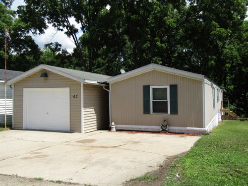 67-67 Falling Creek Cir, Janesville, WI, 53548-9106 | Card Image