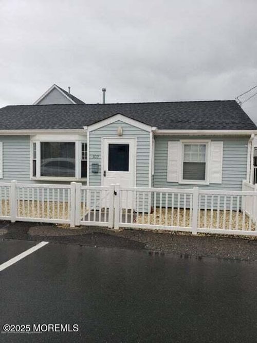109 Joseph St, Lavallette, NJ, 08735-1718 | Card Image
