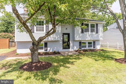 131 N Garfield Rd, STERLING, VA, 20164-2605 | Card Image