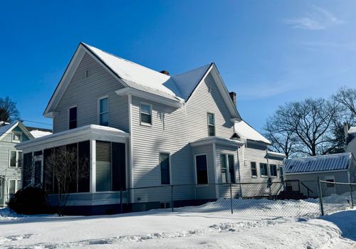 137 Wall St, Springfield, VT, 05156-3517 | Card Image