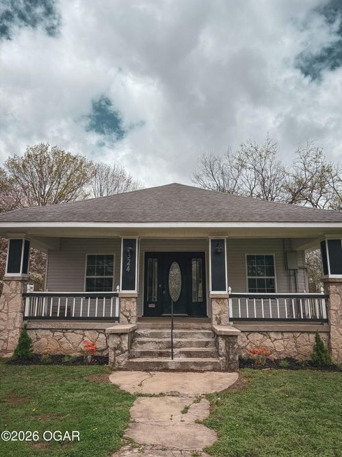 324 Saint Johns St, Neosho, MO, 64850-1924 | Card Image