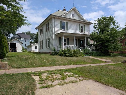 400 W Center St, Monona, IA, 52159-8225 | Card Image