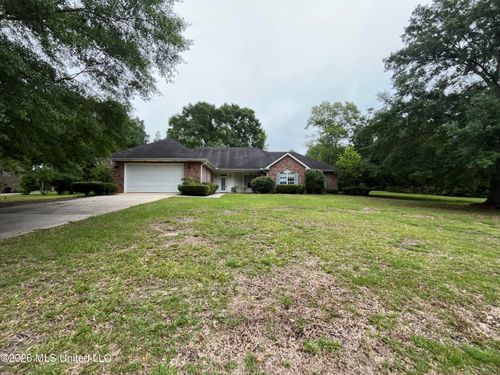82 N Hill Dr, Carriere, MS, 39426-8103 | Card Image