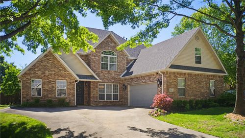 2394 N Water Oak Dr, Fayetteville, AR, 72704-6386 | Card Image