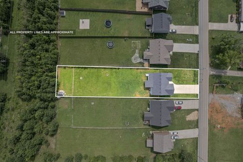 313 Peterson Ln, Clarksville, TN, 37040-6721 | Card Image