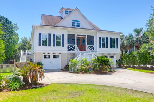 3013 Middle St, Sullivans Island, SC, 29482-8646 | Card Image