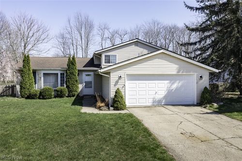 18267 Walnut Dr, Strongsville, OH, 44149-6855 | Card Image