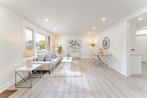 88 Castle Hill Dr, Scarborough, ON, M1T2Y5 | Card Image