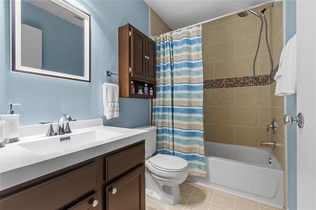 Bathroom #2 upstairs. | Image 24