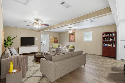 3904 Lakewood Dr, Lake Worth, TX, 76135-2830 | Card Image