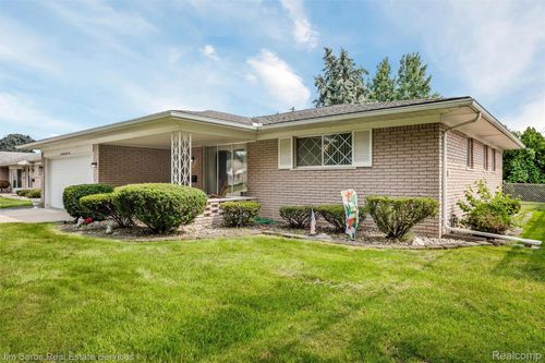 19232 Candlelight St, Roseville, MI, 48066-1223 | Card Image