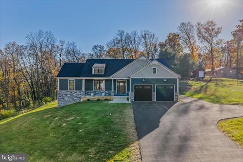 60 Temptation Dr, Martinsburg, WV, 25403-1733 | Card Image