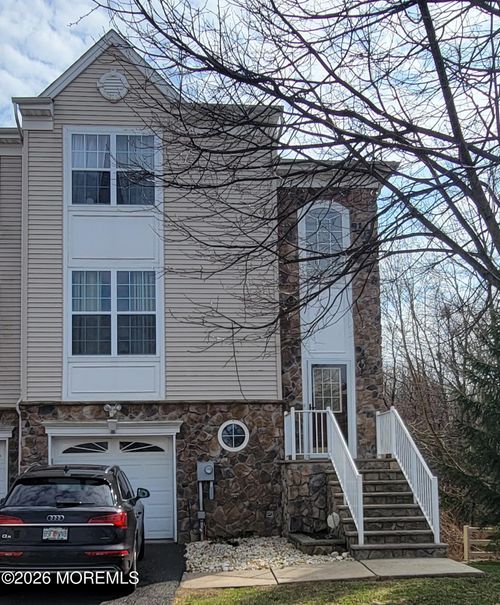 10 Russell Ct, Matawan, NJ, 07747-7101 | Card Image