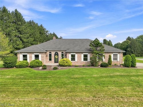 812 S Prospect Ave, Hartville, OH, 44632-9423 | Card Image