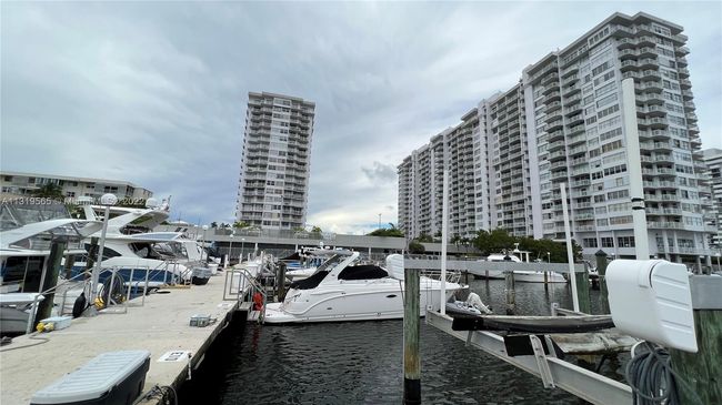 APT-1501 - 18071 Biscayne Blvd, Condo with 2 bedrooms, 2 bathrooms and null parking in Aventura FL | Image 37