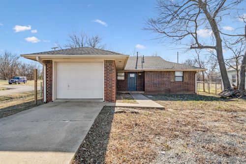 301 W Greenlee St, Cushing, OK, 74023-2147 | Card Image
