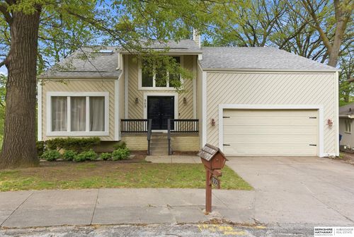 909 Ridgewood Ct, Bellevue, NE, 68005-4740 | Card Image